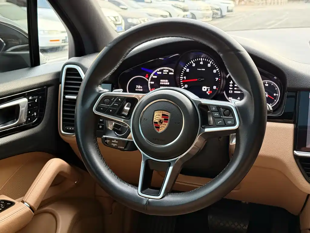 Porsche Cayenne 2018 — фото 7