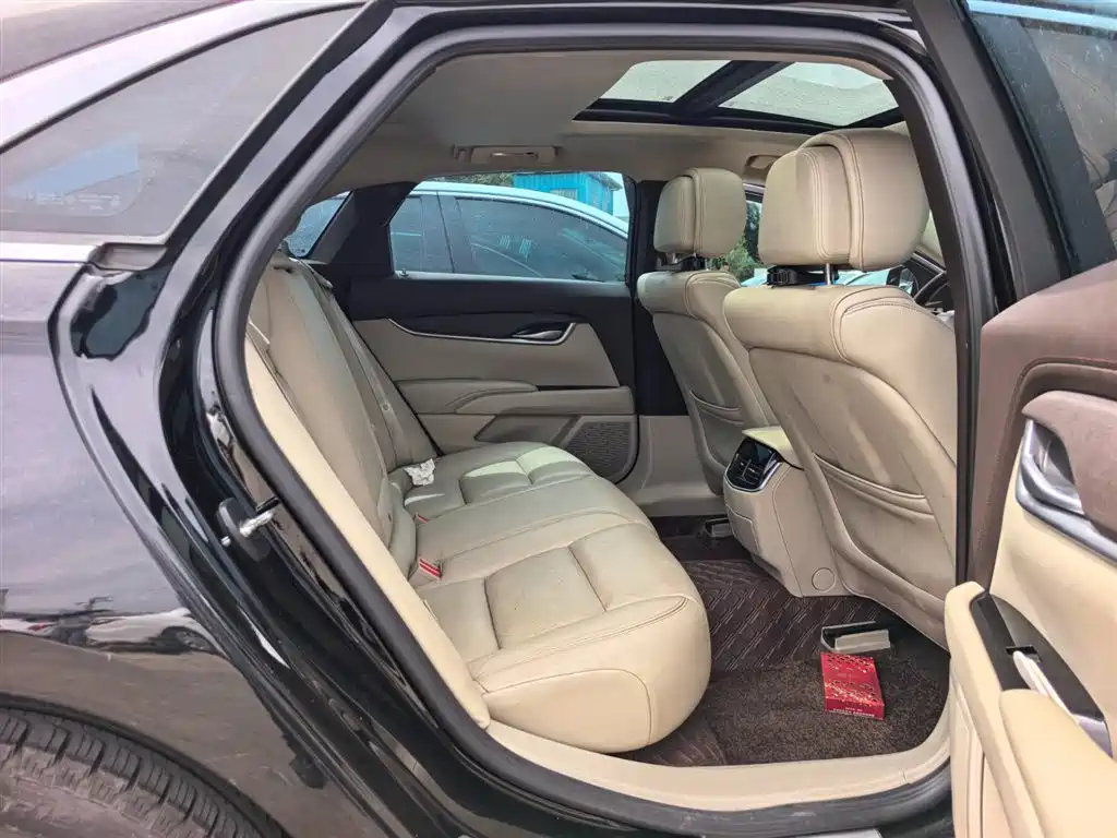 Cadillac XTS 2015 — фото 12