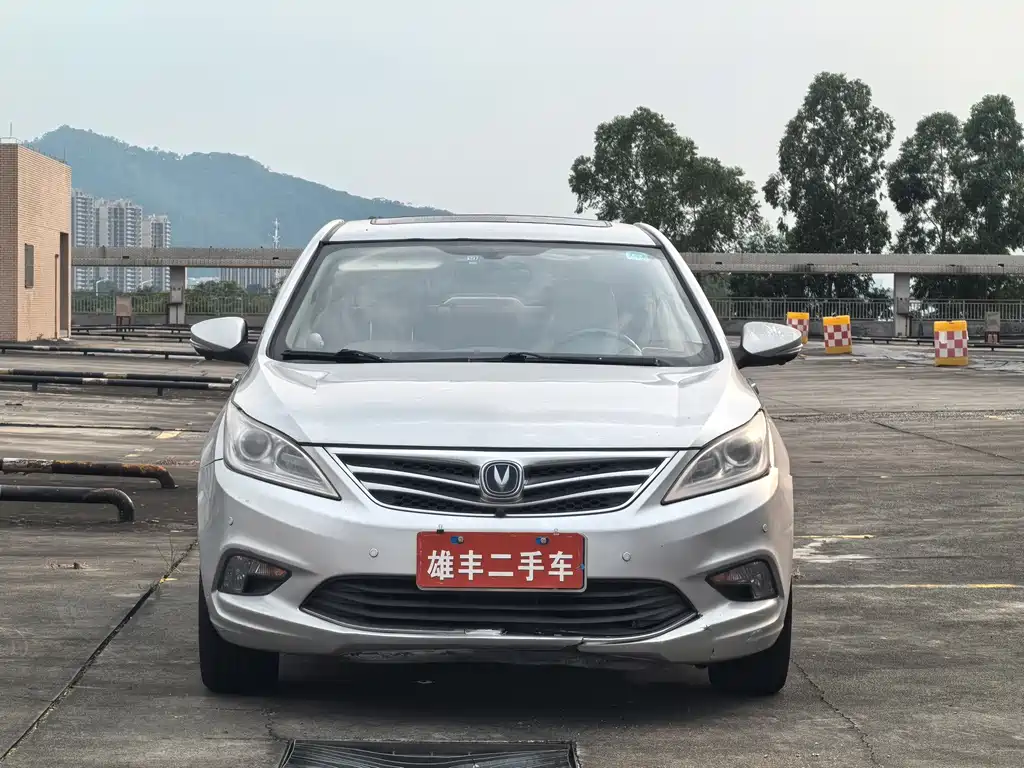 Changan Eado 2015 — фото 2