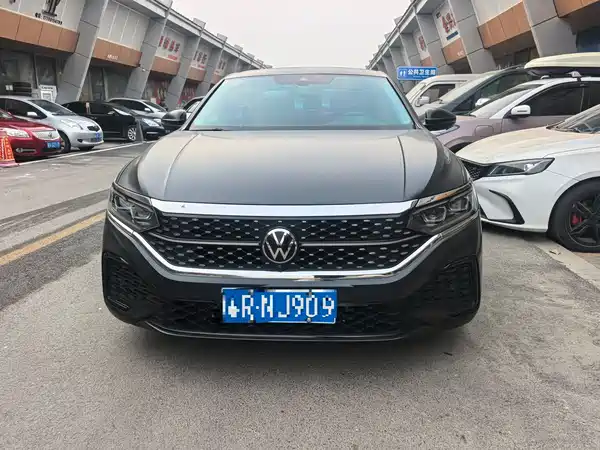 Volkswagen Passat 2022