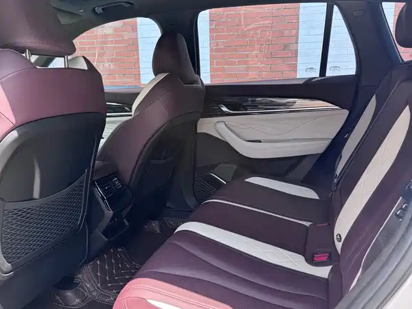 Geely Xingyue L 2023