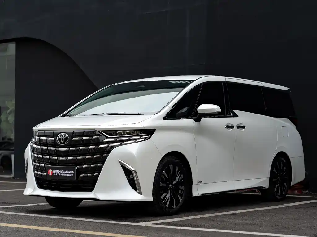 Toyota Alphard 2024 — фото 1