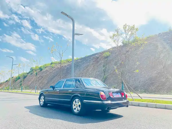 Bentley Elegant 2005