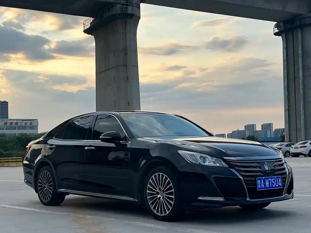 Toyota Crown 2019 — фото 3