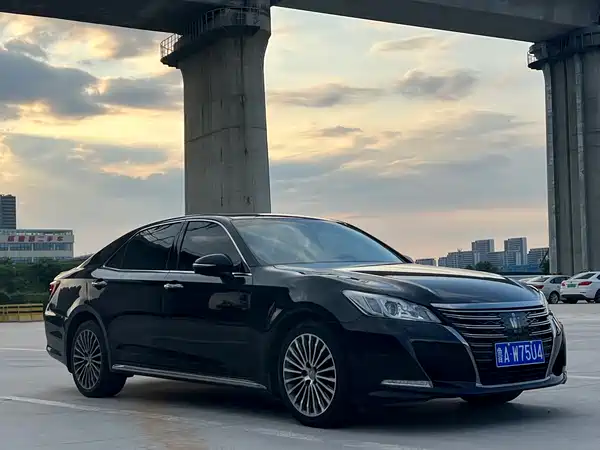 Toyota Crown 2019