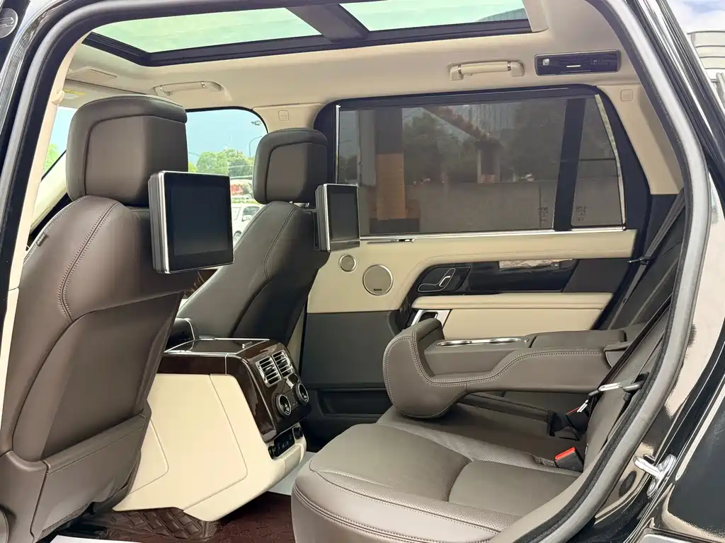 Land Rover Range Rover 2022 — фото 11