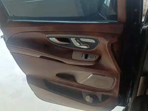Mercedes-Benz V-Class 2017
