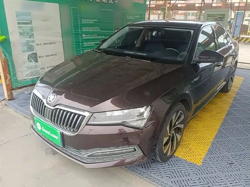 Skoda Superb 2019 — фото 1