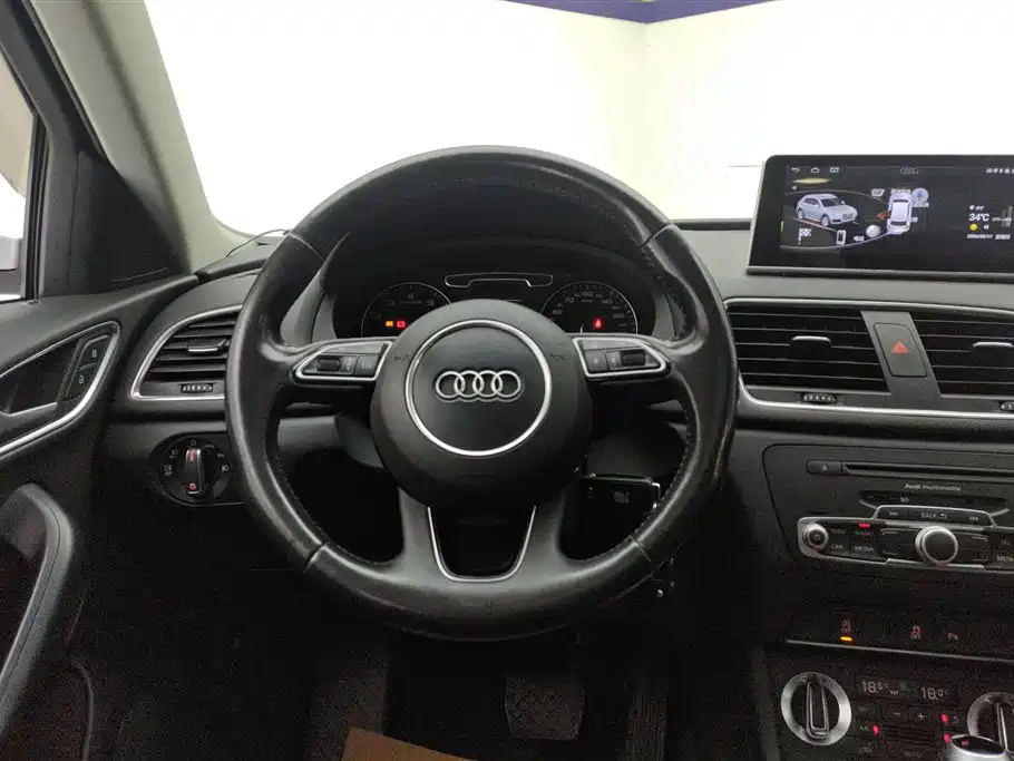 Audi Q3 2016 — фото 15