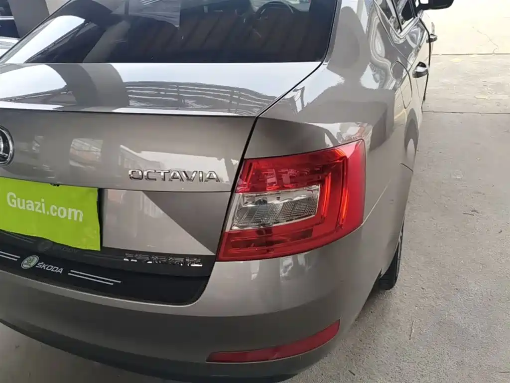 Skoda Octavia 2017 — фото 8