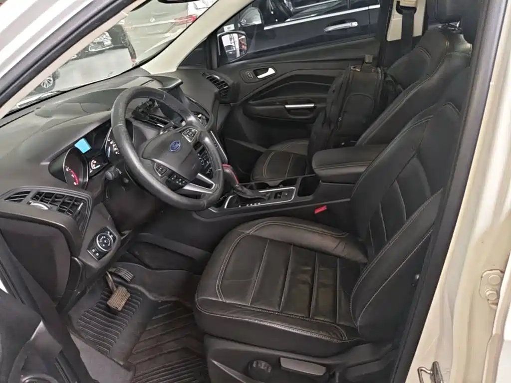 Ford Kuga 2017 — фото 15