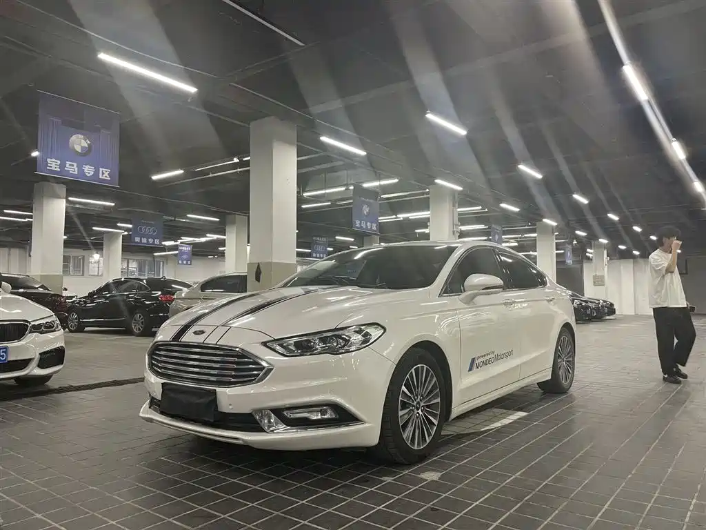 Ford Mondeo 2017 — фото 1