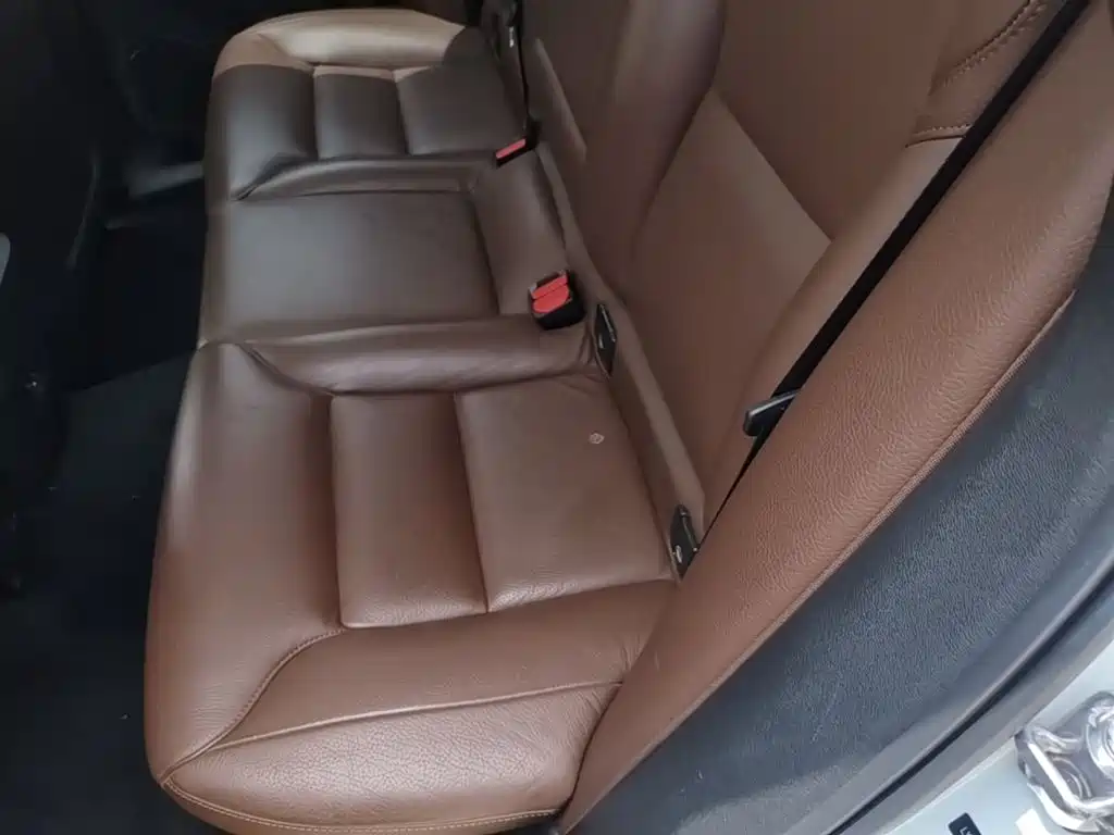 Volvo XC60 2019 — фото 17