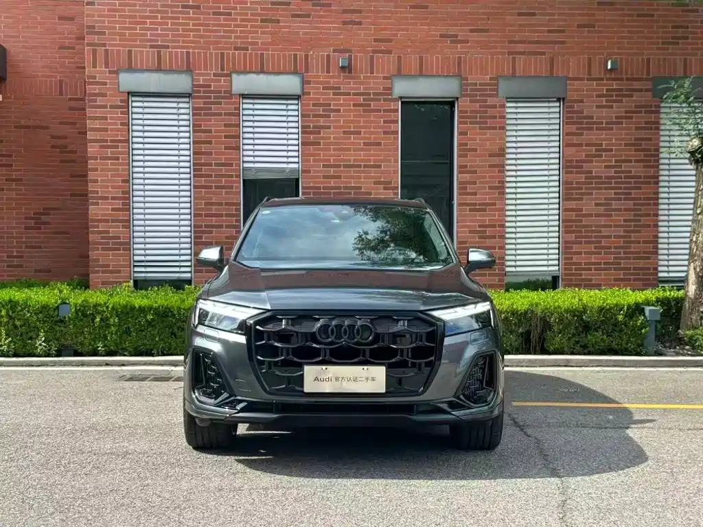 Audi SQ7 2025 — фото 11