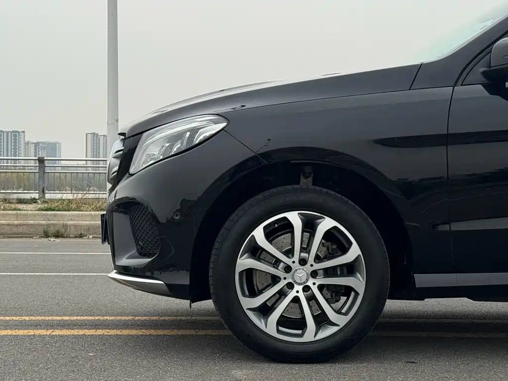 Mercedes-Benz GLE 2016