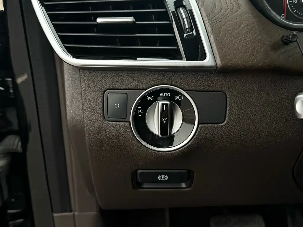 Mercedes-Benz GLE 2016 — фото 17
