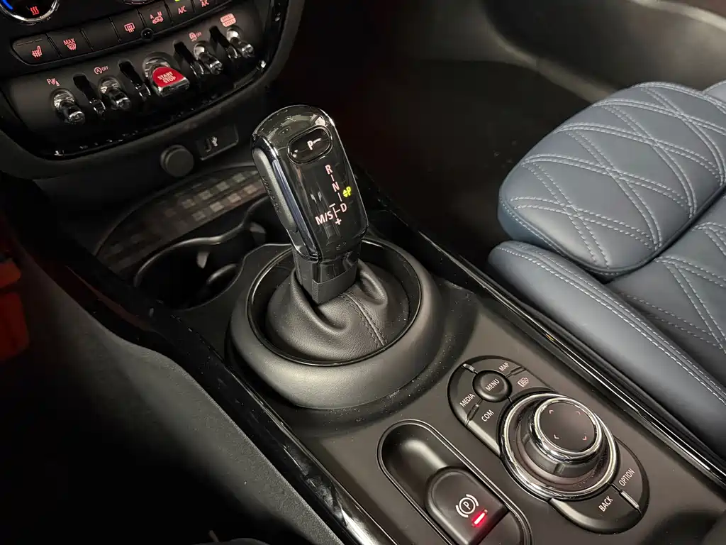 MINI Clubman 2023 — фото 14