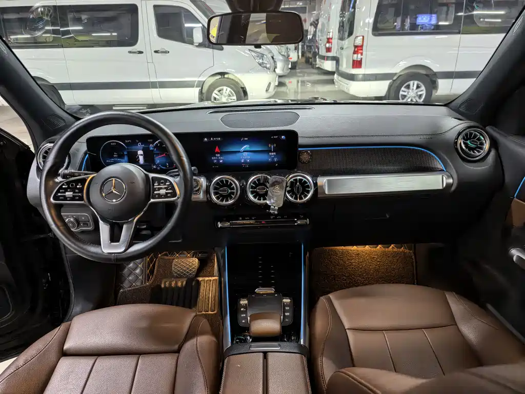 Mercedes-Benz GLB 2023