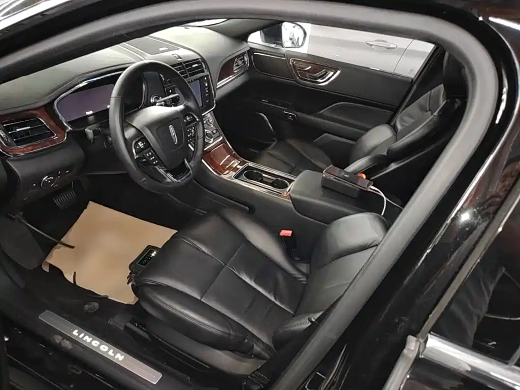 Lincoln Continental 2021 — фото 15