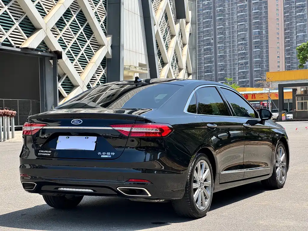 Ford Taurus 2022 — фото 12