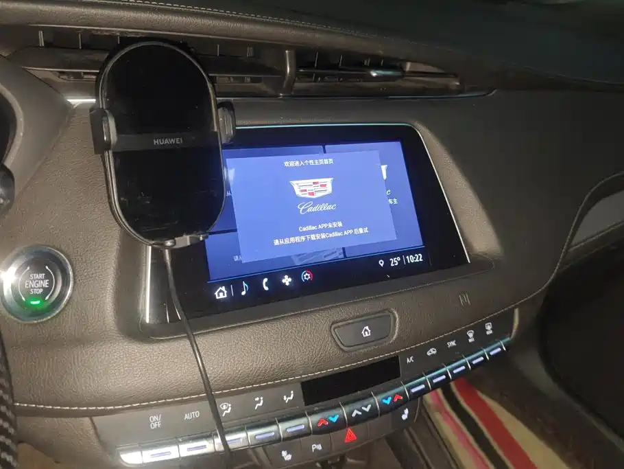 Cadillac XT4 2021 — фото 13