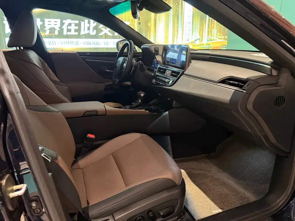 Lexus ES 2022 — фото 10