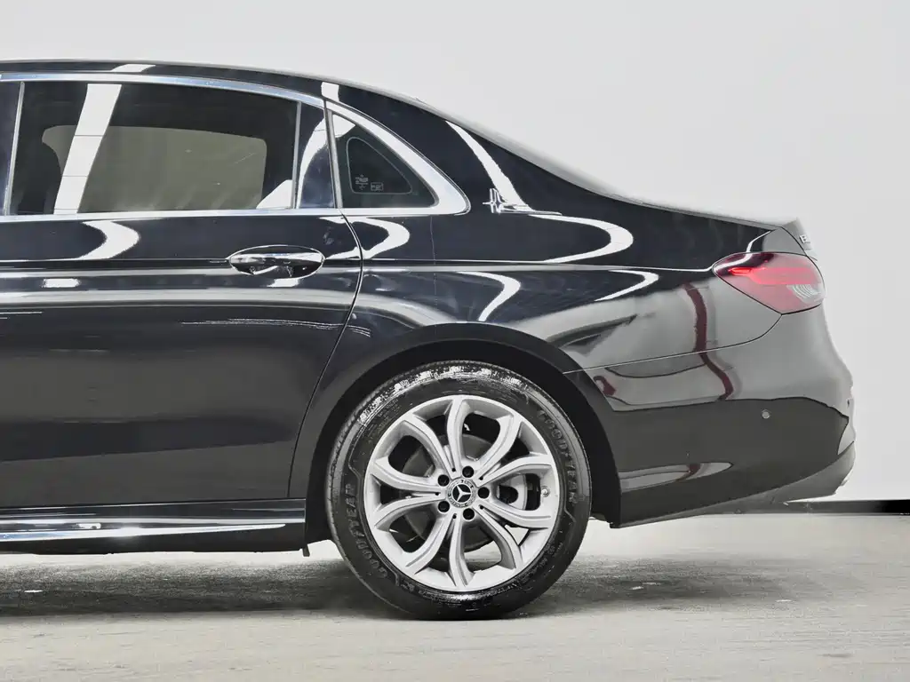 Mercedes-Benz E-Class 2021 — фото 24