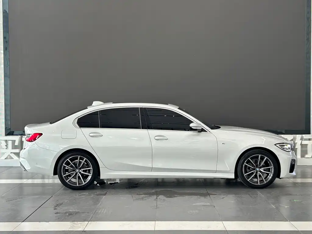 BMW 3 Series 2021