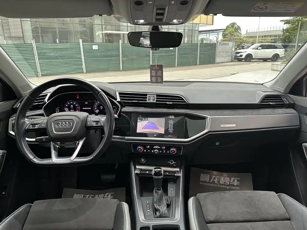 Audi Q3 2021 — фото 10