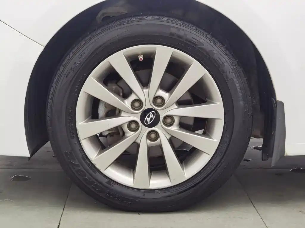 Hyundai Mistra 2015 — фото 17