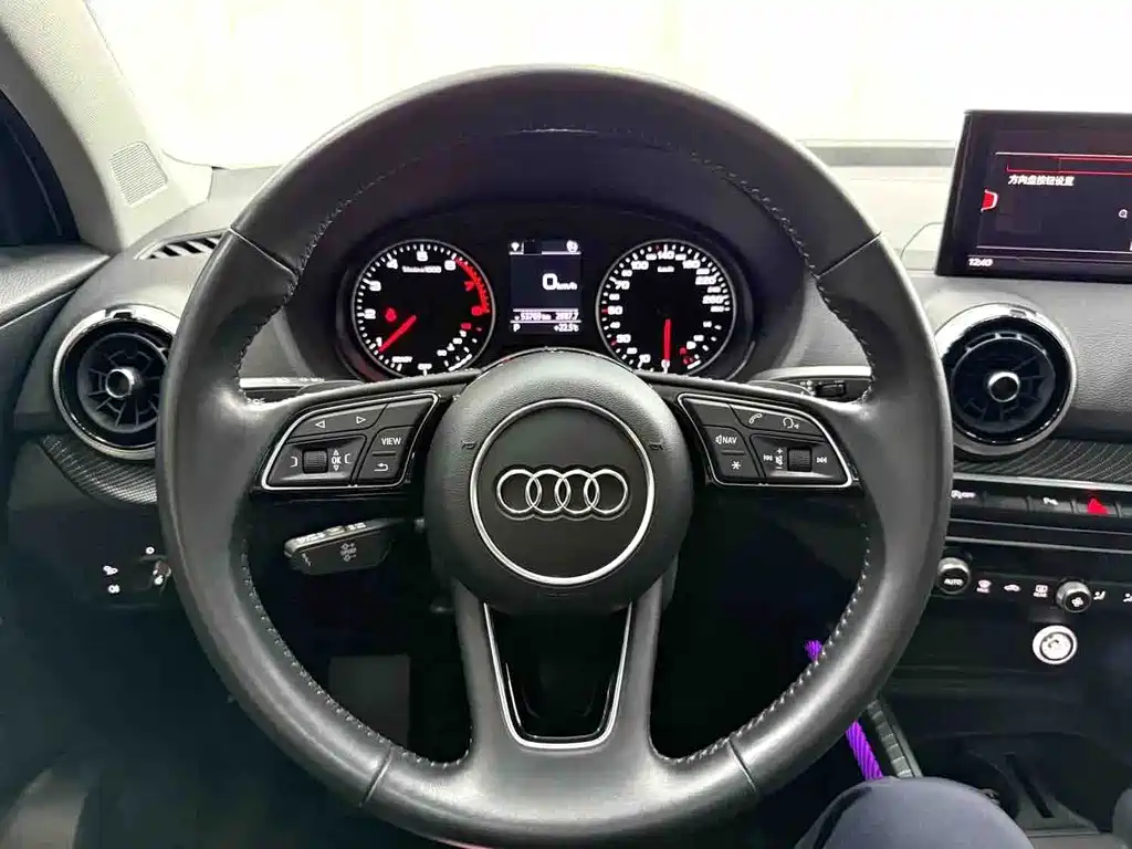 Audi Q2L 2022 — фото 13