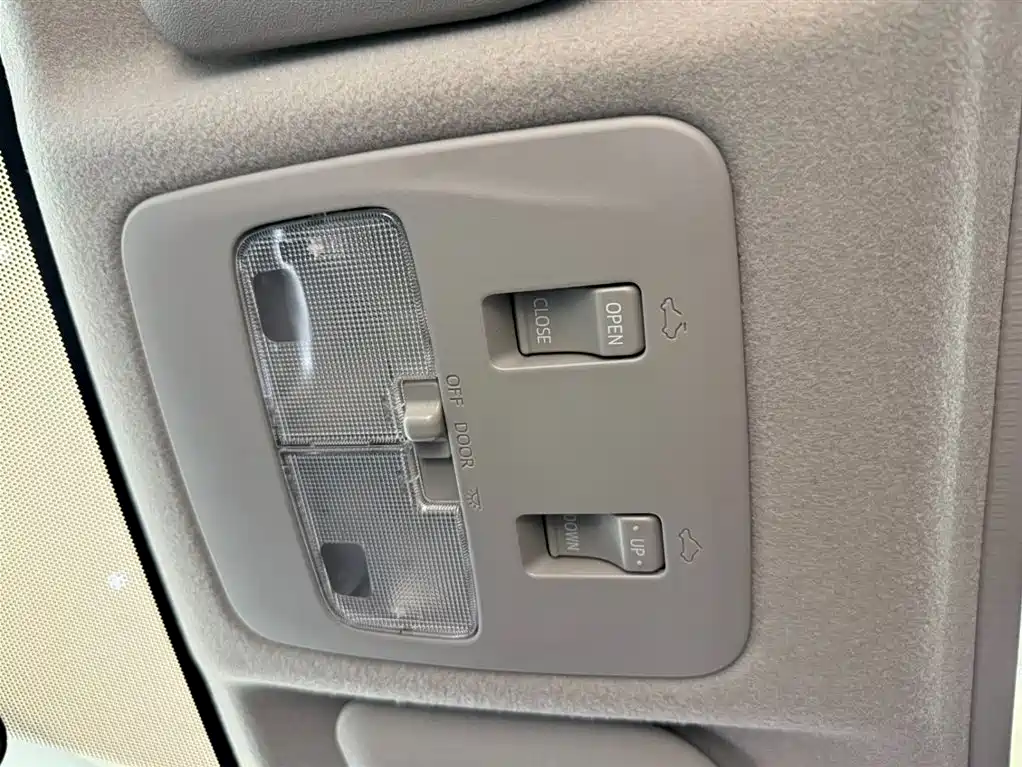 Toyota Yaris L 2022 — фото 14