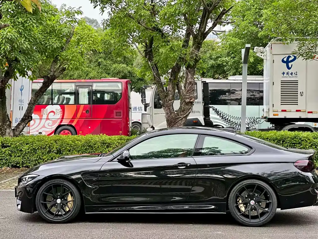 BMW M4 2018 — фото 2