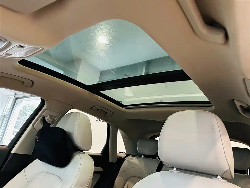 Audi Q3 2015 — фото 13