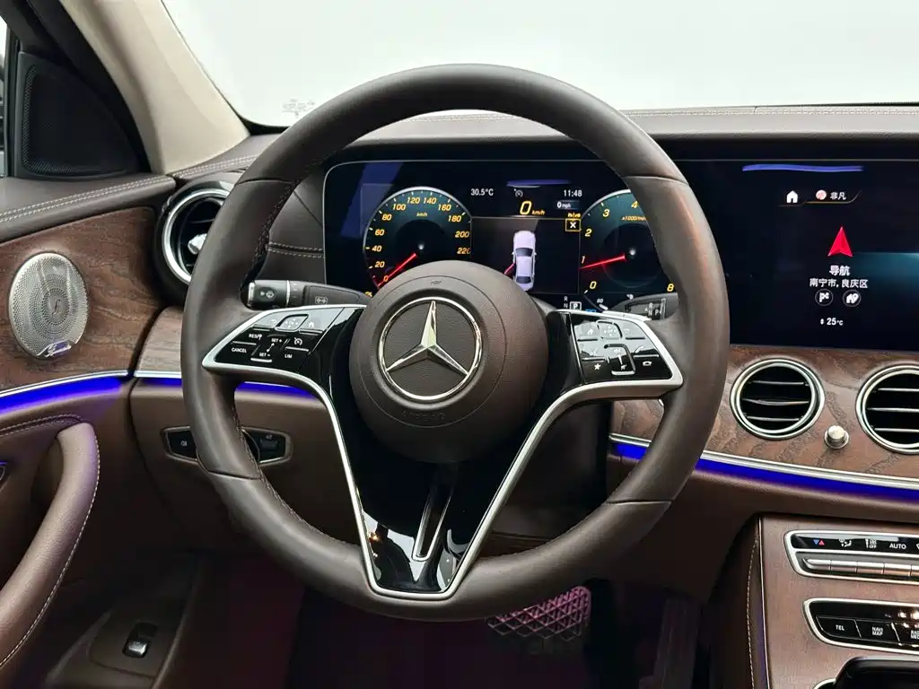 Mercedes-Benz E-Class 2023 — фото 12