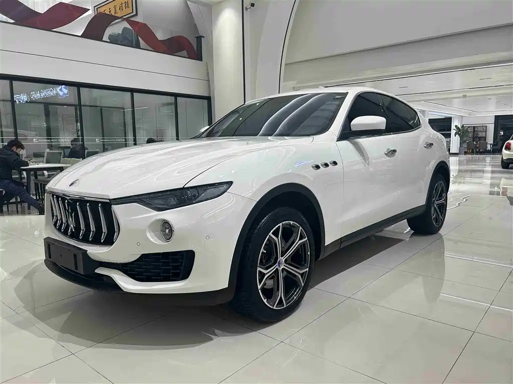 Maserati Levante 2018 — фото 1