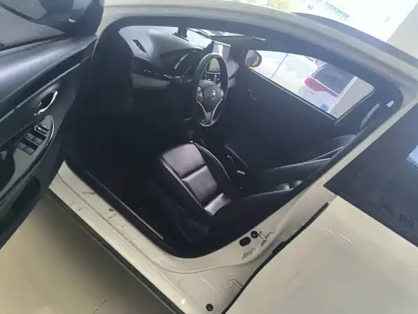 Toyota Yaris L 2022