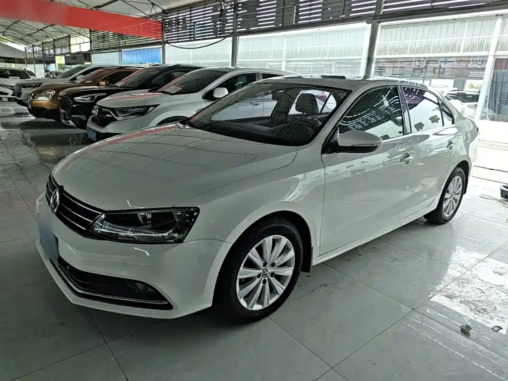 Volkswagen Sagitar 2015