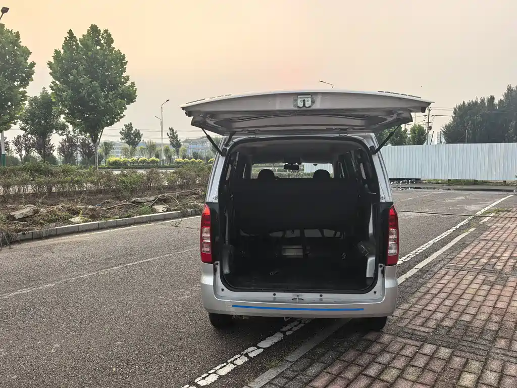Wuling Hongguang V 2025