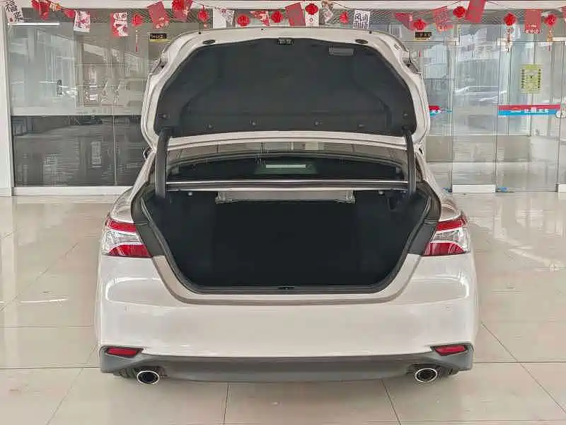 Toyota Camry 2021 — фото 20