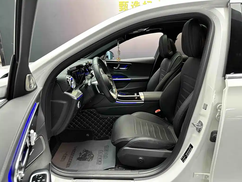 Mercedes-Benz C-Class 2024