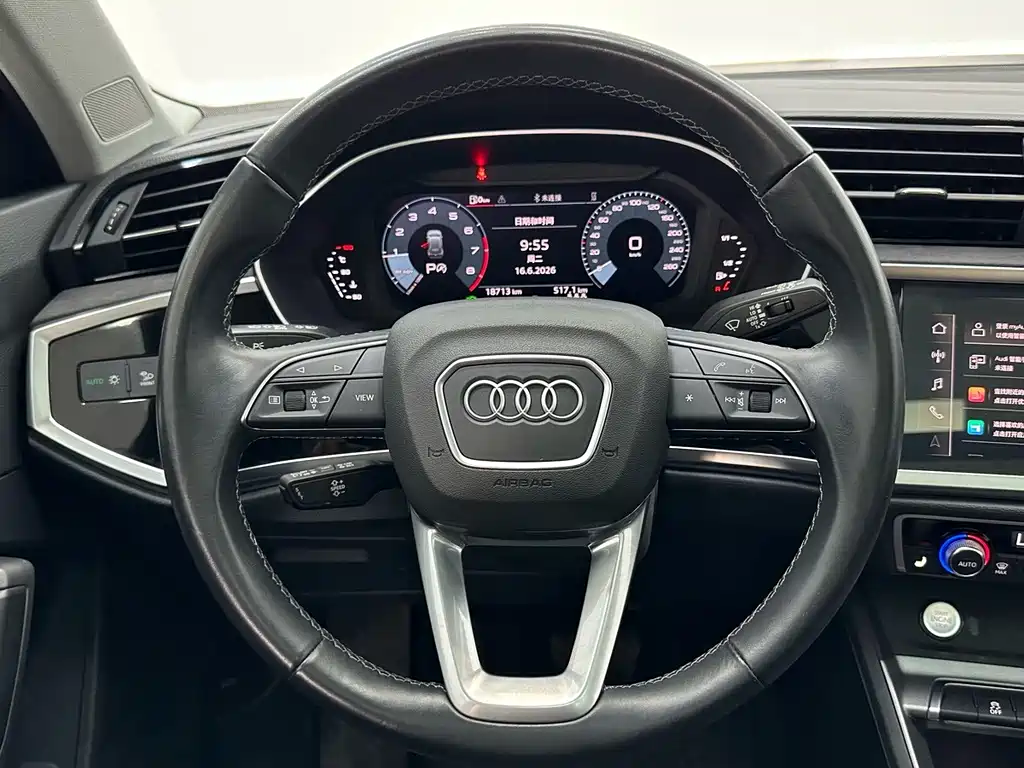 Audi Q3 2023 — фото 11