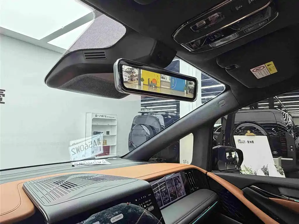 GAC Trumpchi E9 2025 — фото 15