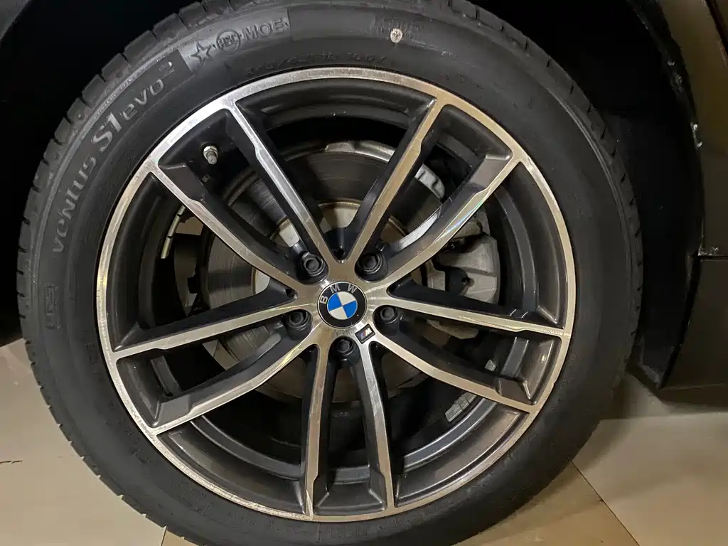 BMW 5 Series 2022 — фото 13