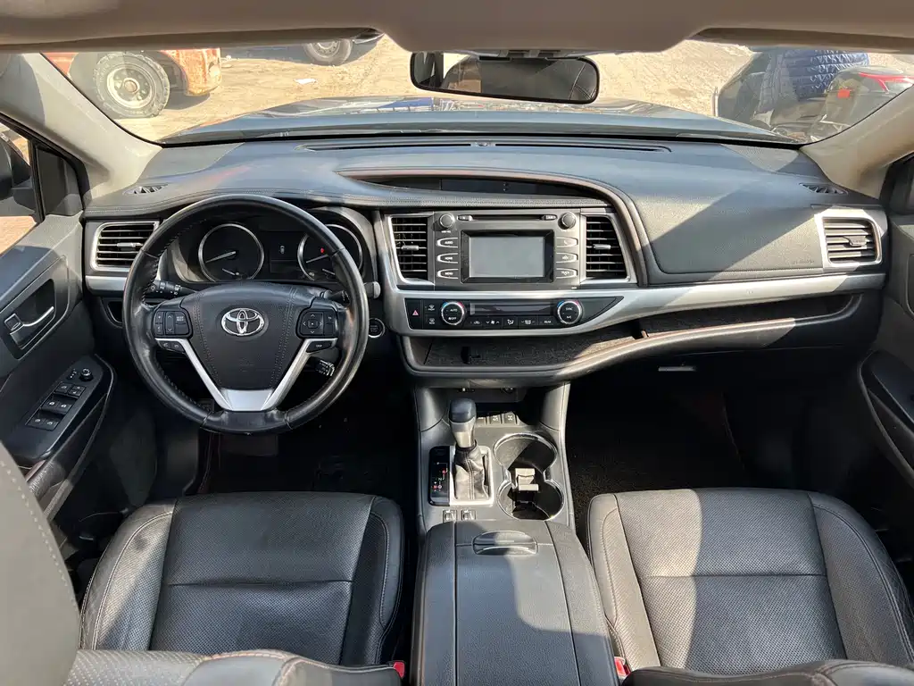 Toyota Highlander 2015 — фото 10