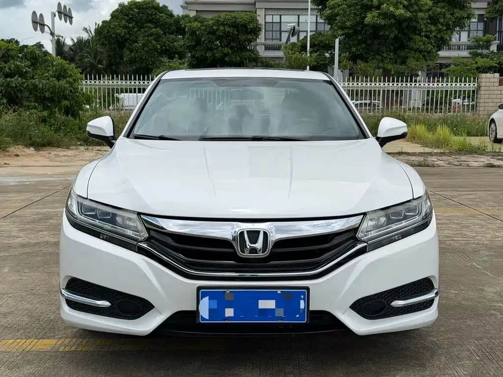 Honda Spirior 2018 — фото 1