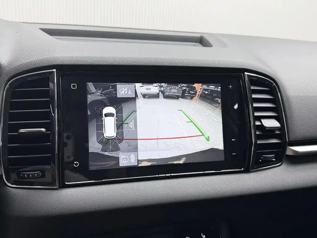 Skoda Karoq 2023 — фото 19