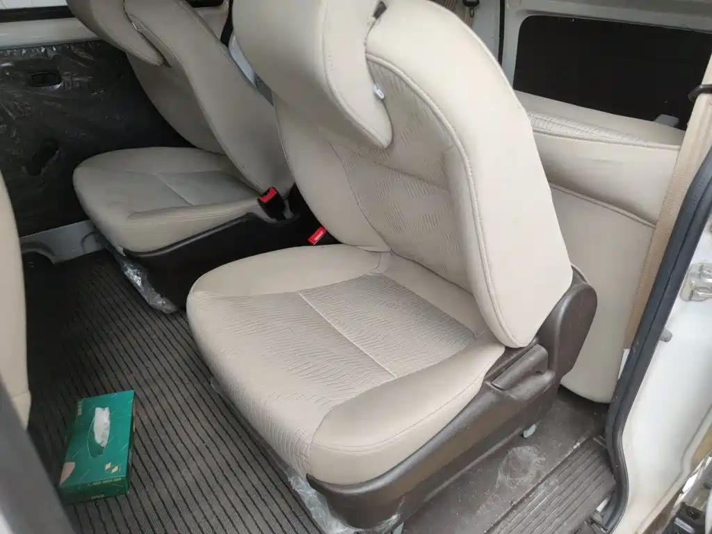 Wuling Hongguang V 2020 — фото 14