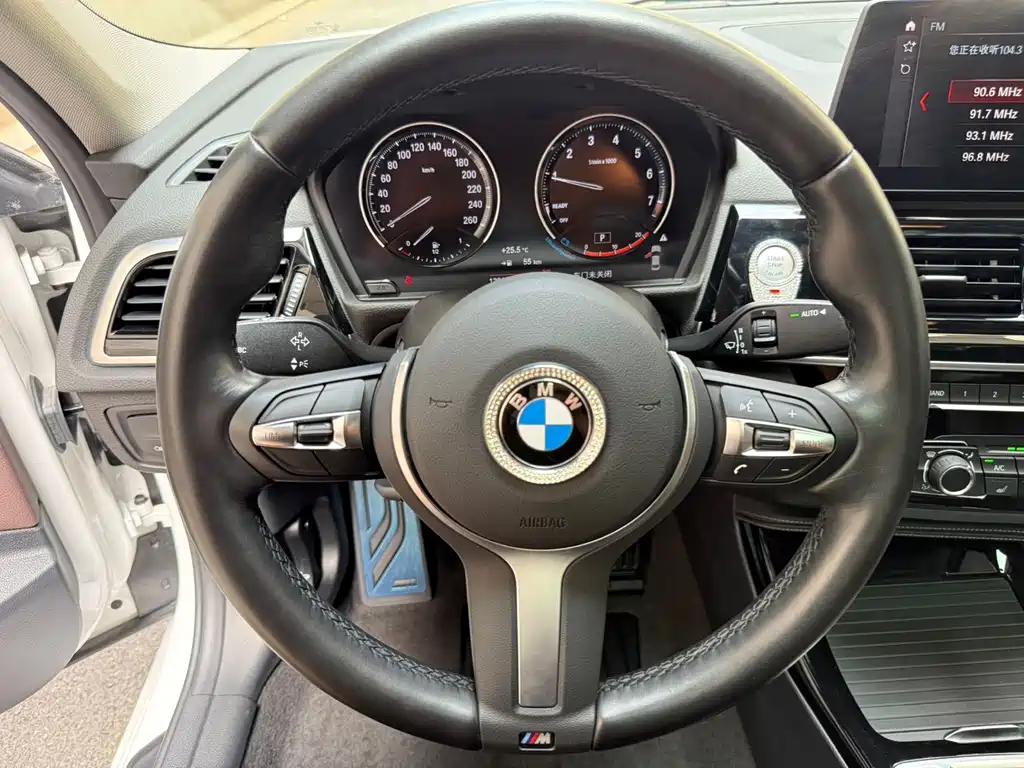 BMW 1 Series 2023 — фото 11