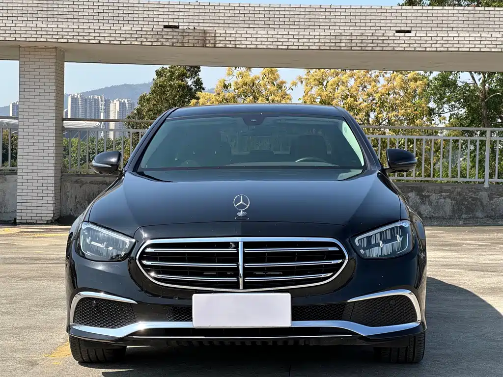 Mercedes-Benz E-Class 2022 — фото 2